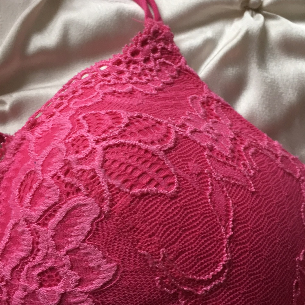 Hot Pink VS Bra - Picture 2 of 3